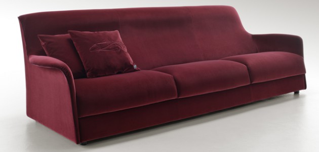 ukoncil-bentley-vyrobu-aut-a-dal-se-na-nabytek